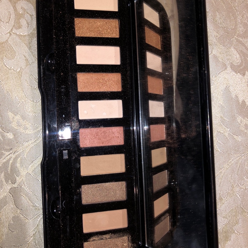 Eyeshadow pallete 🎨